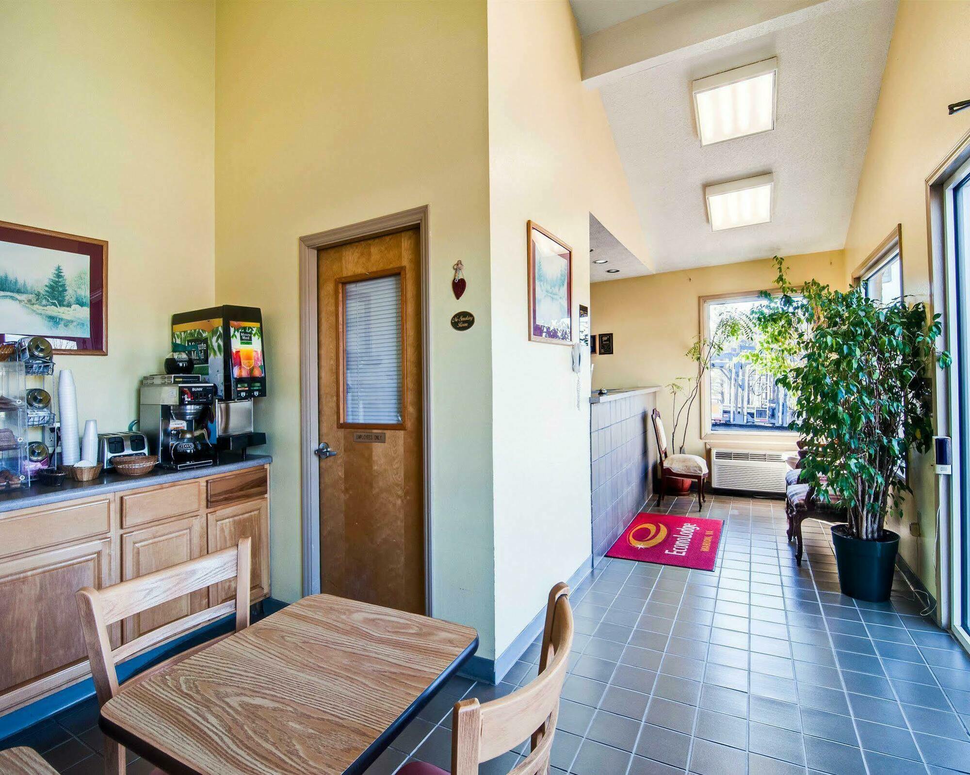 Econo Lodge Marion I-81 Εξωτερικό φωτογραφία