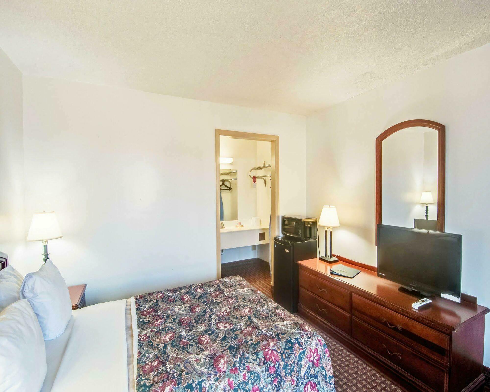 Econo Lodge Marion I-81 Εξωτερικό φωτογραφία